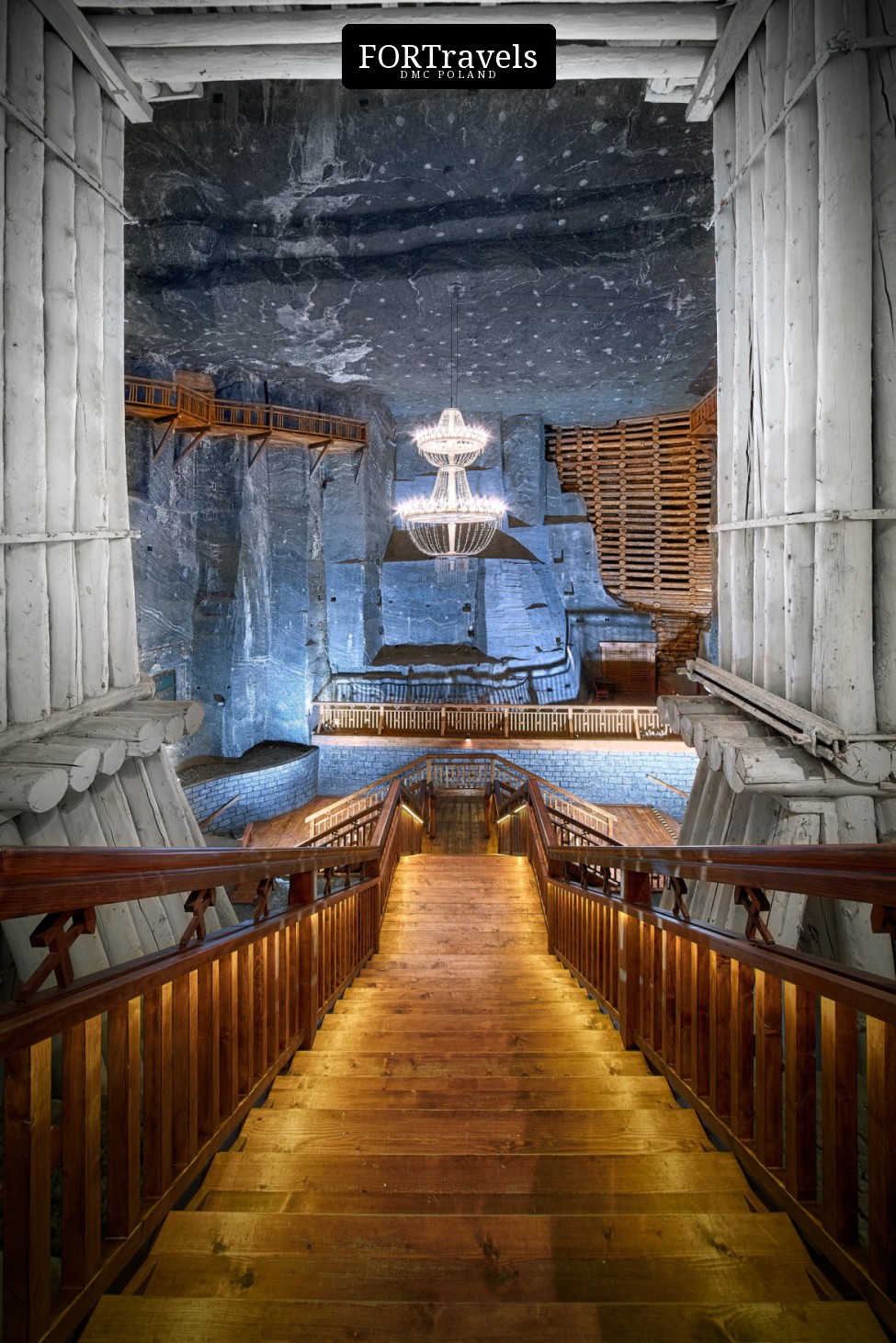 Drewniane schody Komory Michałowice – FORTravels DMC Poland