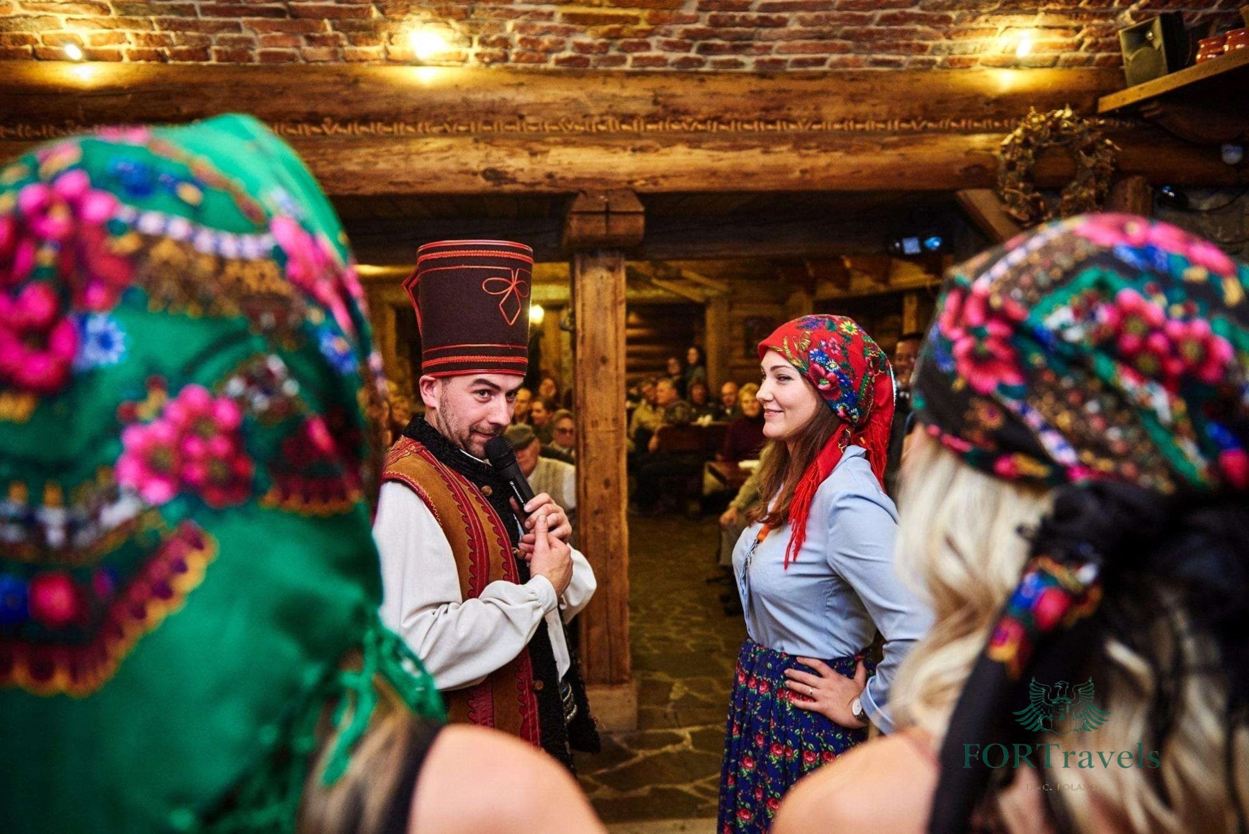 Występ folklorystyczny podczas kolacji w Krakowie – FORTravels DMC Poland